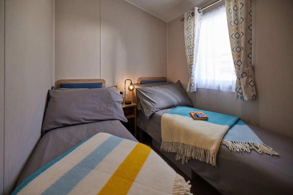 Nirvana Coastal Retreat Holiday Home เคย์ตัน ภายนอก รูปภาพ