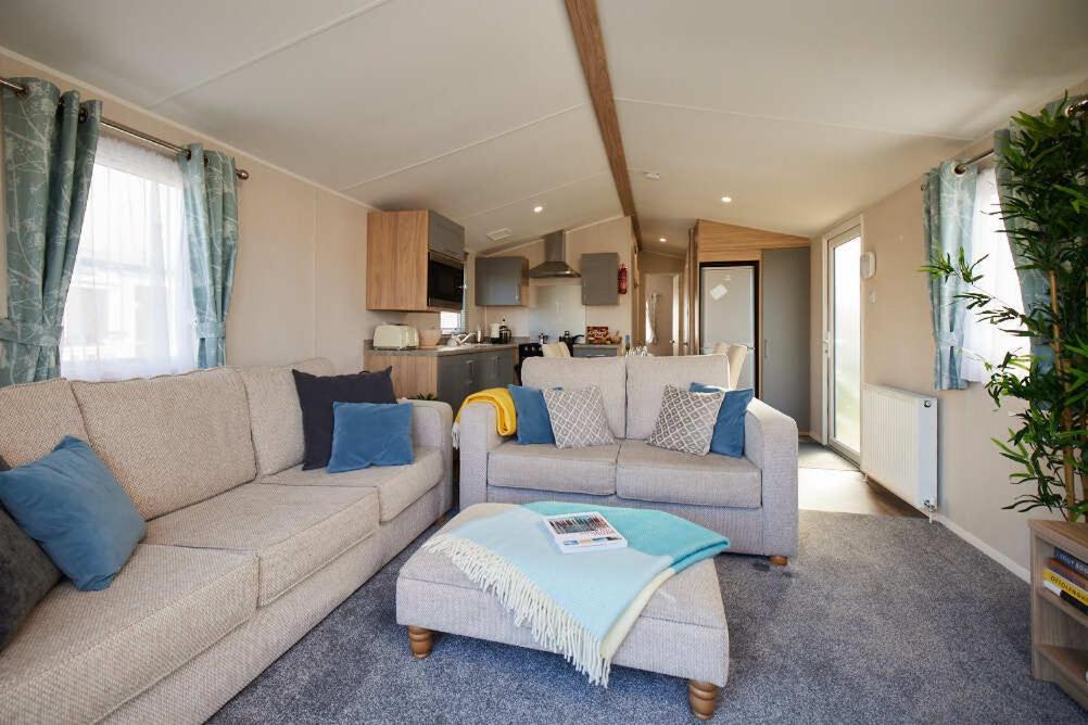 Nirvana Coastal Retreat Holiday Home เคย์ตัน ภายนอก รูปภาพ